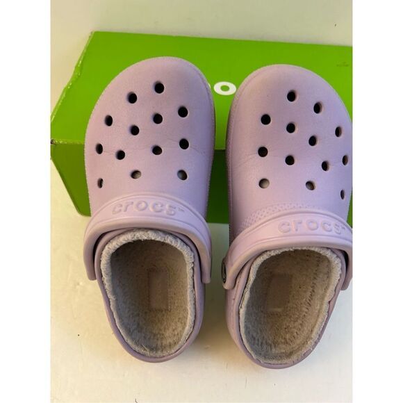 Crocs Purple clogs size 6 lined used - Picture 2 of 5